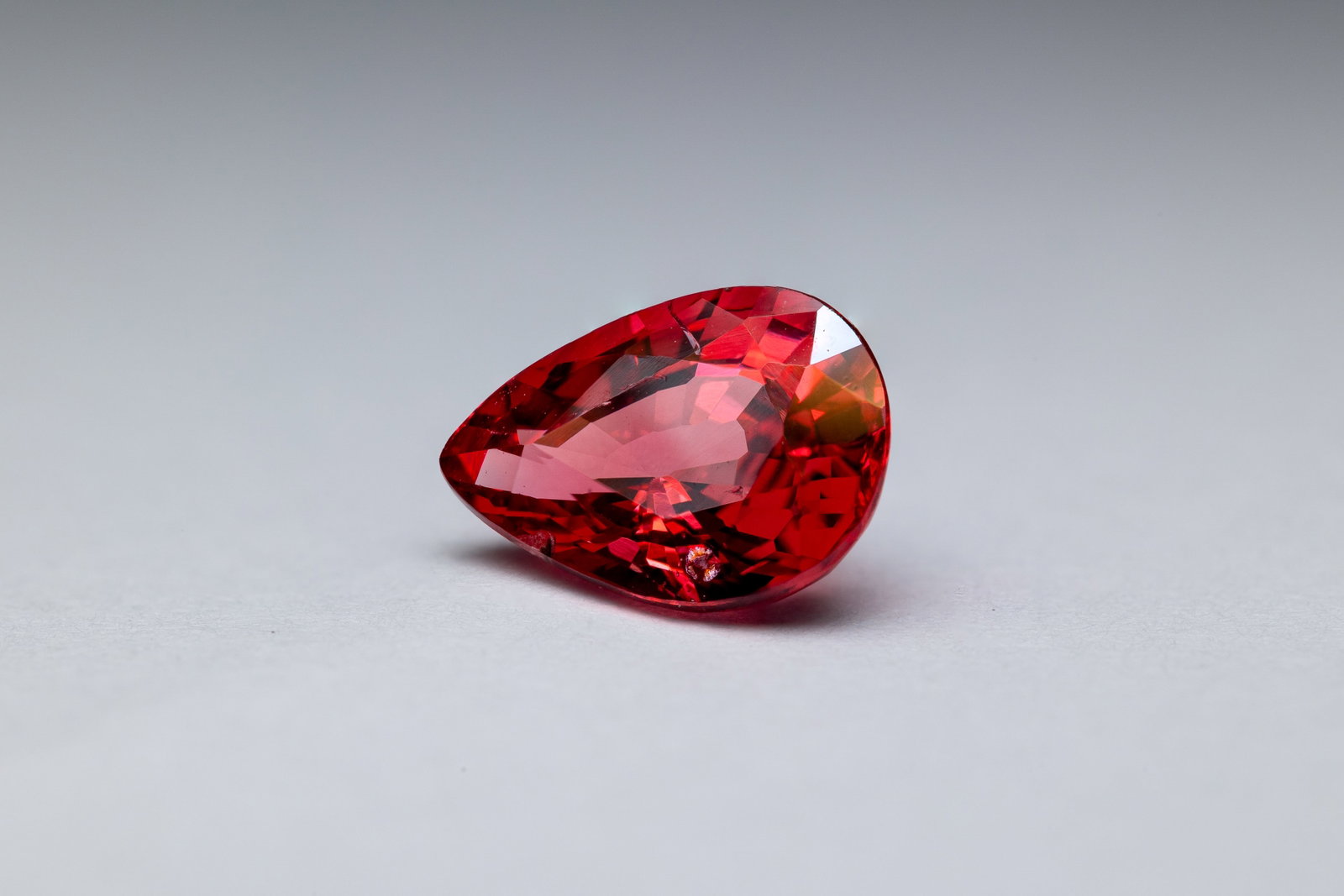 Spinel 1.07Ct (1 of 5)