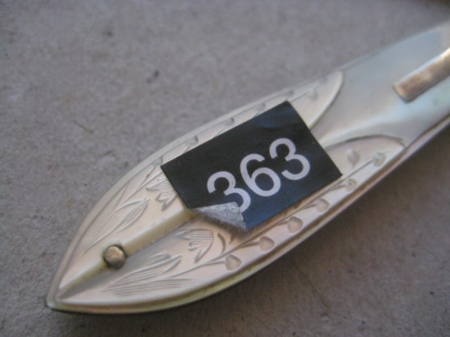 Victorian Mother of Pearl Hafted Silver Bladed Folding Fruit Knife - 3