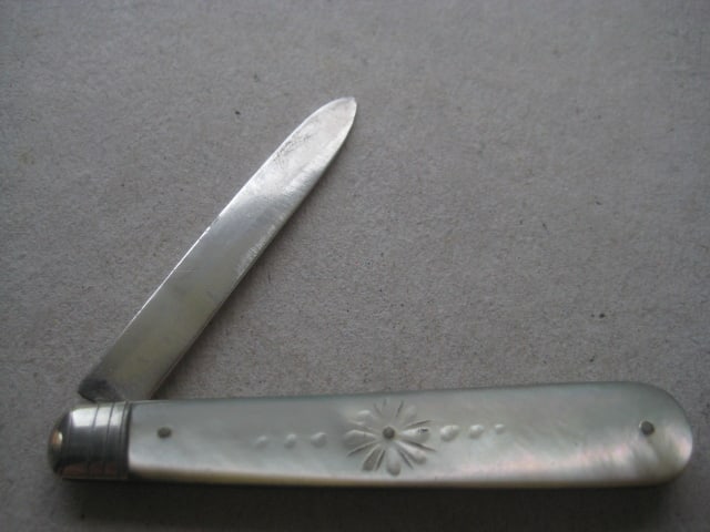 Victorian Mother of Pearl Hafted Silver Bladed Folding Fruit Knife - 2
