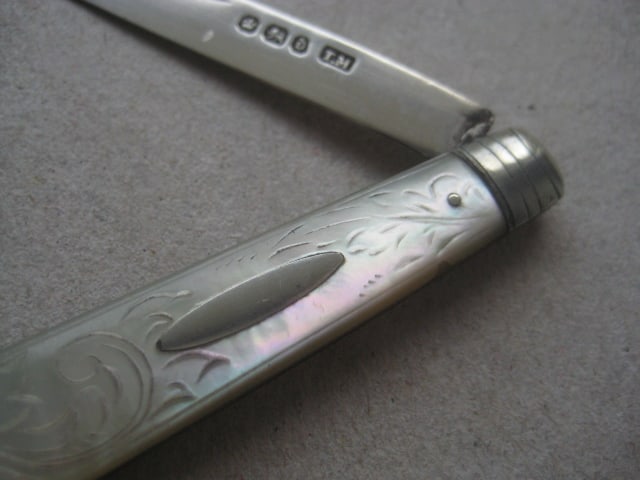 Victorian Mother of Pearl Hafted Silver Bladed Folding Fruit Knife - 4
