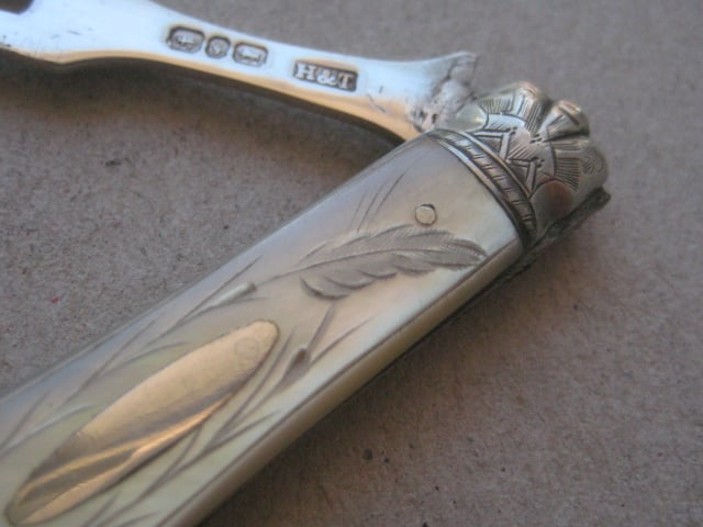 Victorian Mother of Pearl Hafted Silver Bladed Folding Fruit Fork - 5