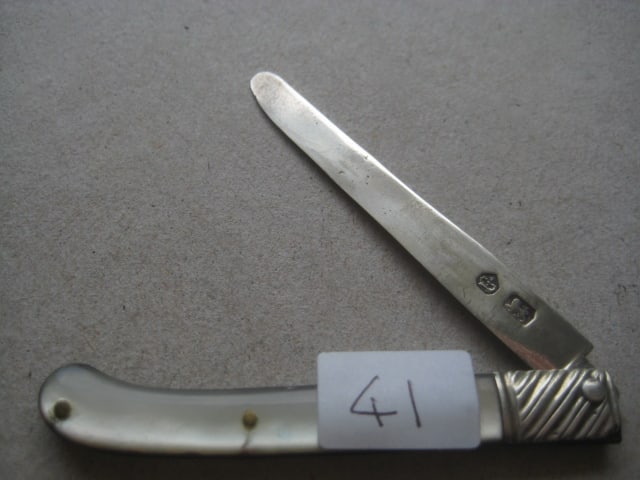 Rare George III Mother of Pearl Hafted Silver Bladed Folding Fruit Knife: Title: Rare George III Mother of Pearl Hafted Silver Bladed Folding Fruit Knife Description: Rare George III Mother of Pearl Hafted Scimitar Silver Bladed Folding Fruit Knife. 