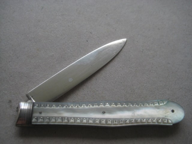 Victorian Mother of Pearl Hafted Silver Bladed Folding Fruit Knife - 2