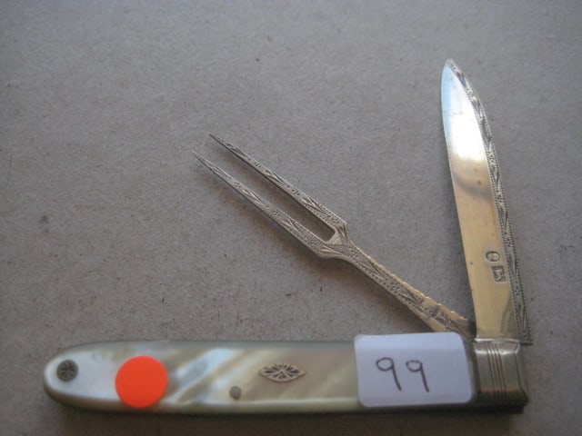 Rare George III Mother of Pearl Hafted Slotting Silver Bladed Folding Fruit Knife and Folding For...: Title: Rare George III Mother of Pearl Hafted Slotting Silver Bladed Folding Fruit Knife and Folding Fork Description: Rare George III Mother of Pearl Hafted Slotting Silver Bladed Folding Fr