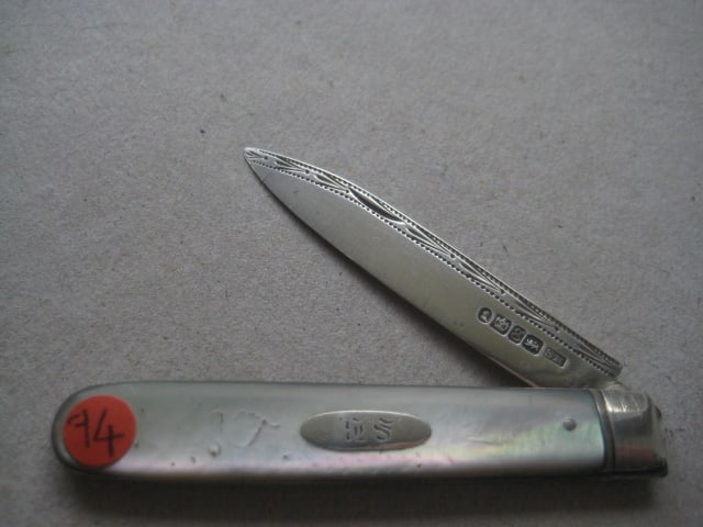 William IV Mother of Pearl Hafted Silver Bladed Folding Fruit Knife: Title: William IV Mother of Pearl Hafted Silver Bladed Folding Fruit Knife Description: William IV Mother of Pearl Hafted Silver Bladed Folding Fruit Knife. The handle is decorated with floral