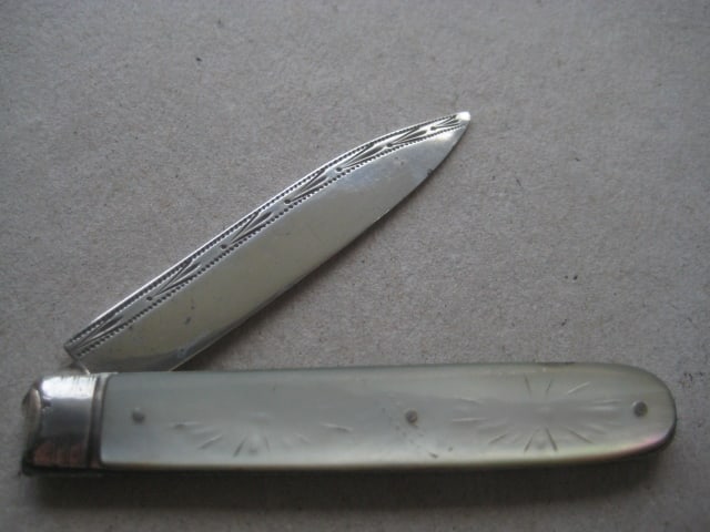 William IV Mother of Pearl Hafted Silver Bladed Folding Fruit Knife - 2