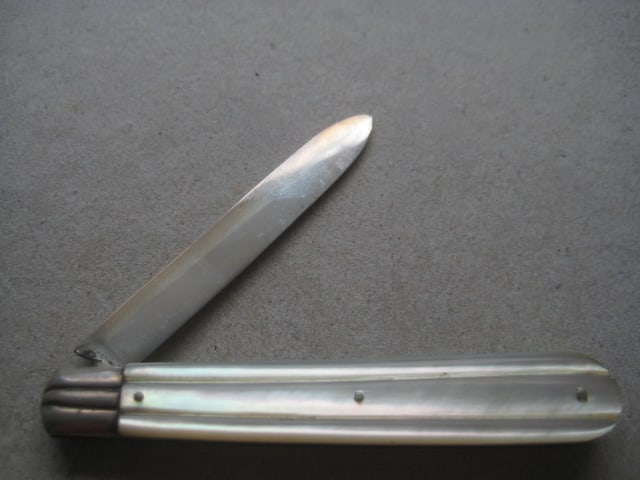 Victorian Mother of Pearl Hafted Silver Bladed Folding Fruit Knife - 2