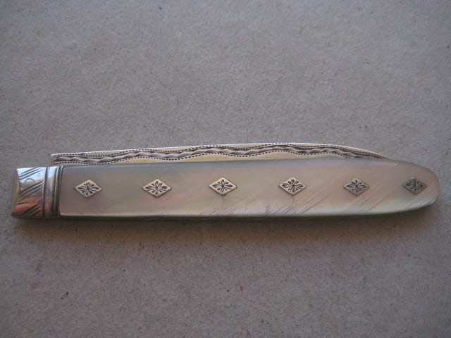 George III Mother of Pearl Hafted Silver Bladed Folding Fruit Knife - 10