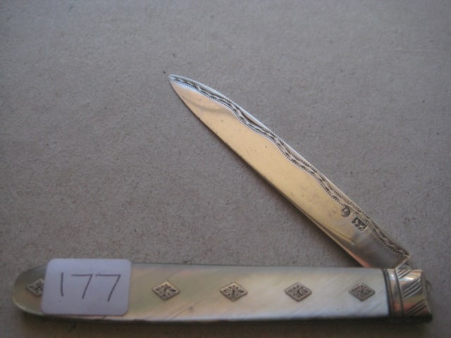 George III Mother of Pearl Hafted Silver Bladed Folding Fruit Knife: Title: George III Mother of Pearl Hafted Silver Bladed Folding Fruit Knife Description: George III Mother of Pearl Hafted Silver Bladed Folding Fruit Knife. The handle is