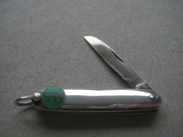 Victorian Silver Hafted Steel Bladed Folding Fruit Knife: Title: Victorian Silver Hafted Steel Bladed Folding Fruit Knife Description: Victorian Silver Hafted Single Steel Bladed Penknife Hallmarked for Birmingham 1894, and made by