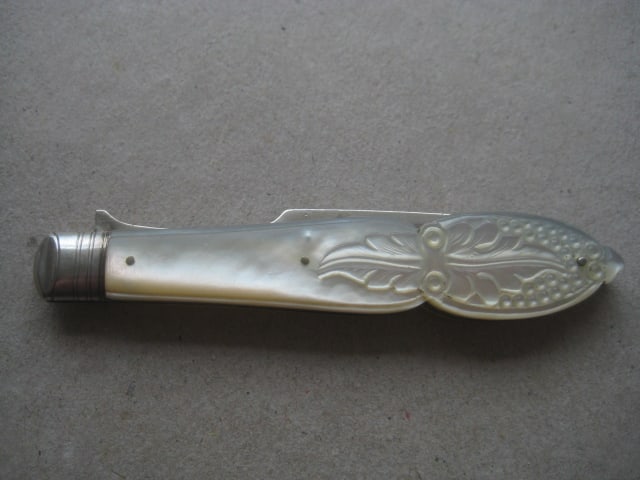 Victorian Mother of Pearl Hafted Silver Folding Fruit Fork - 9