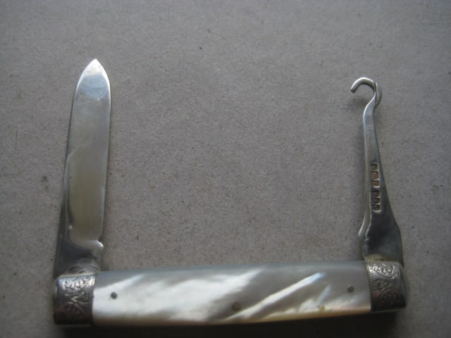 Rare Edwardian Mother of Pearl Hafted Twin Silver Bladed Folding Fruit Knife - 2