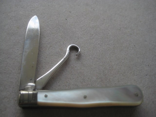 Victorian Mother of Pearl Hafted Twin Silver Bladed Folding Fruit Knife - 2