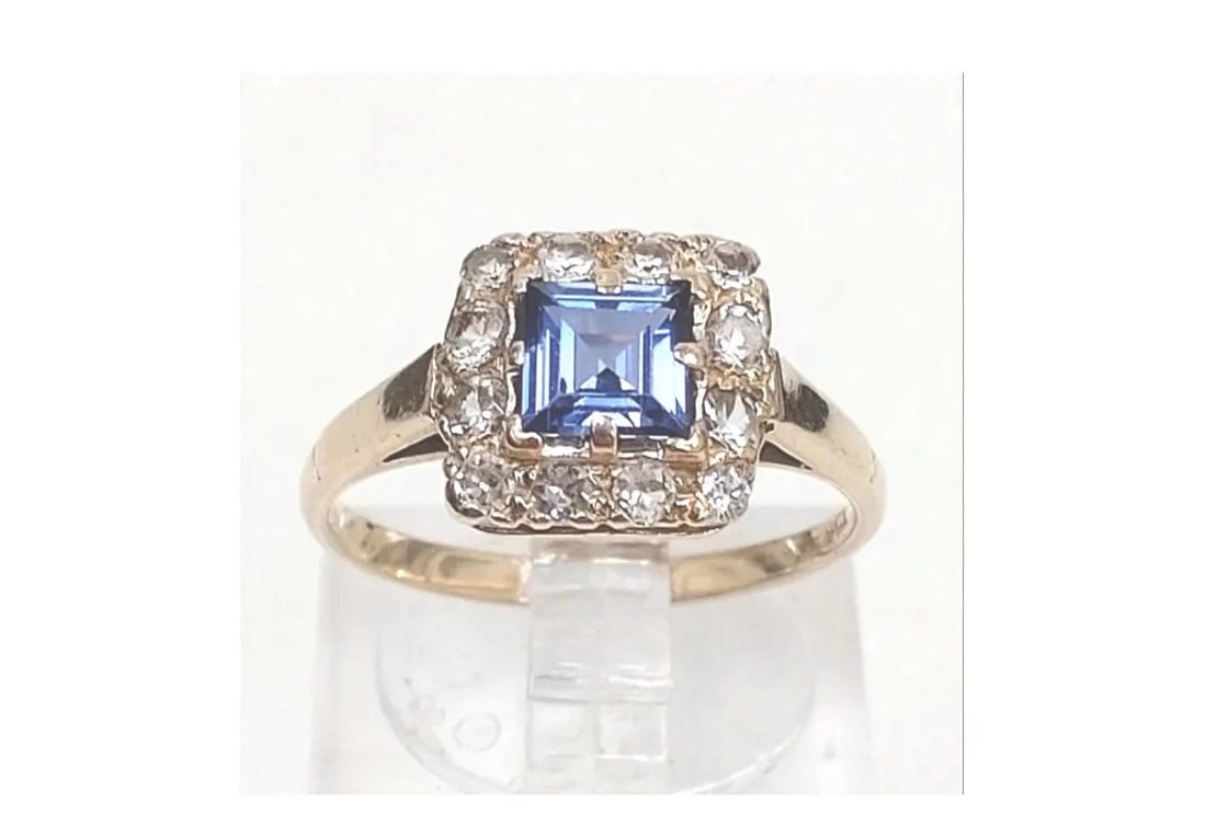 Vintage/ Antique 9ct Yellow Gold Ring Sapphire & Spinel Art Deco 2.30g: Title: Vintage/ Antique 9ct Yellow Gold Ring Sapphire & Spinel Art Deco 2.30g Description: A single elegant vintage ring The ring features a central princess-cut sapphire stone ( tested) ,