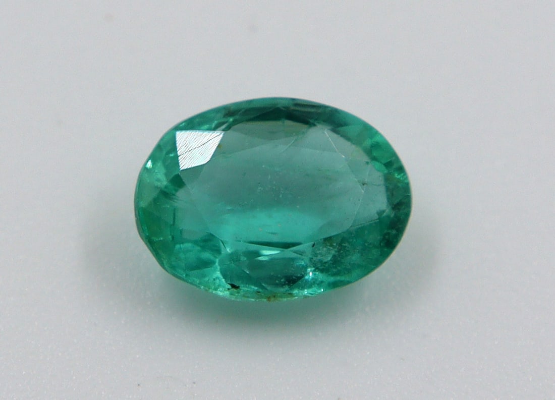 Emerald 1.14 Ct: Title: Emerald 1.14 Ct Description: Species: Beryl Variety: Emerald Shape: Oval mixed Cut Measurements: 8.08x5.97x3.55mm Colour: Green Certificate: Yes (IGI/Full