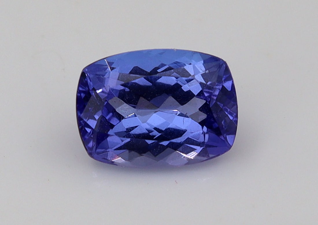 Tanzanite, 1.59 Ct: Title: Tanzanite, 1.59 Ct Description: Species: Zoisite Variety: Tanzanite Shape: Rectangular Cushion Measurements: 8.16x6.02x4.12mm Colour: Bluish Violet Certificate: