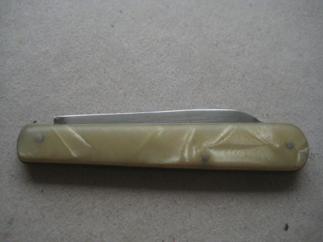 George V Yellow Bakerlite Plastic Hafted Silver Bladed Folding Fruit Knife - 9