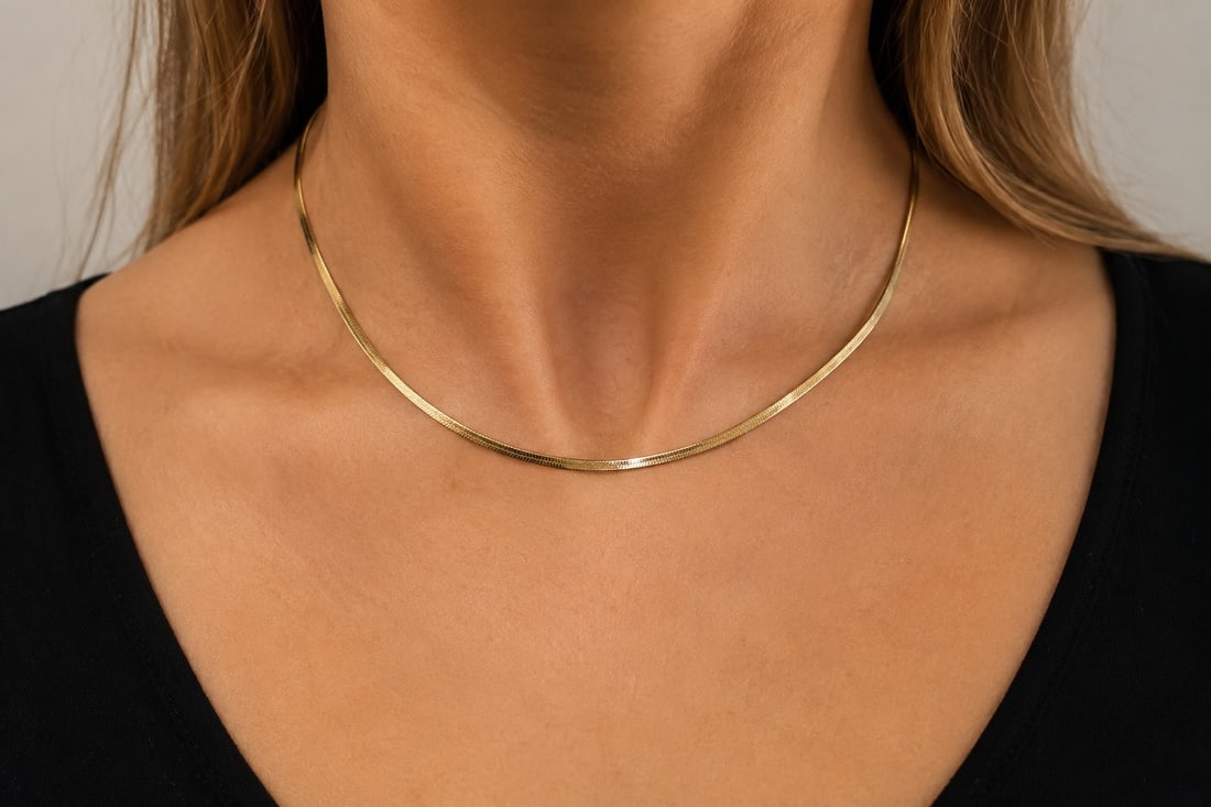 Micron Gold Plated Herringbone Necklace 41cm – Elegant Flat Choker Design: Title: Micron Gold Plated Herringbone Necklace 41cm – Elegant Flat Choker Design Description: Elegant Micron Gold-Plated herringbone necklace featuring a sophisticated flat design that sits b