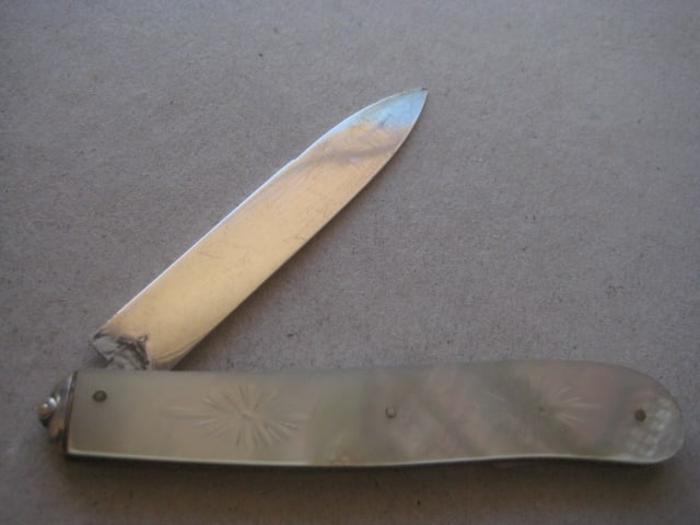 Victorian Mother of Pearl Hafted Silver Bladed Folding Fruit Knife - 2