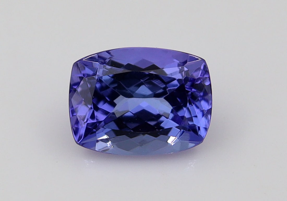 Tanzanite, 1.70 Ct: Title: Tanzanite, 1.70 Ct Description: Species: Zoisite Variety: Tanzanite Shape: Cushion Measurements: 8.07x6.11x4.39mm Colour: Bluish Violet Certificate: Yes (IGI/