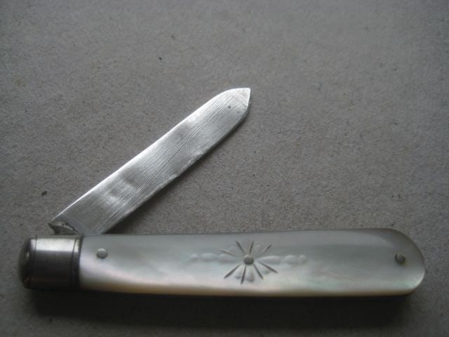 George V Mother of Pearl Hafted Silver Bladed Folding Fruit Knife - 2