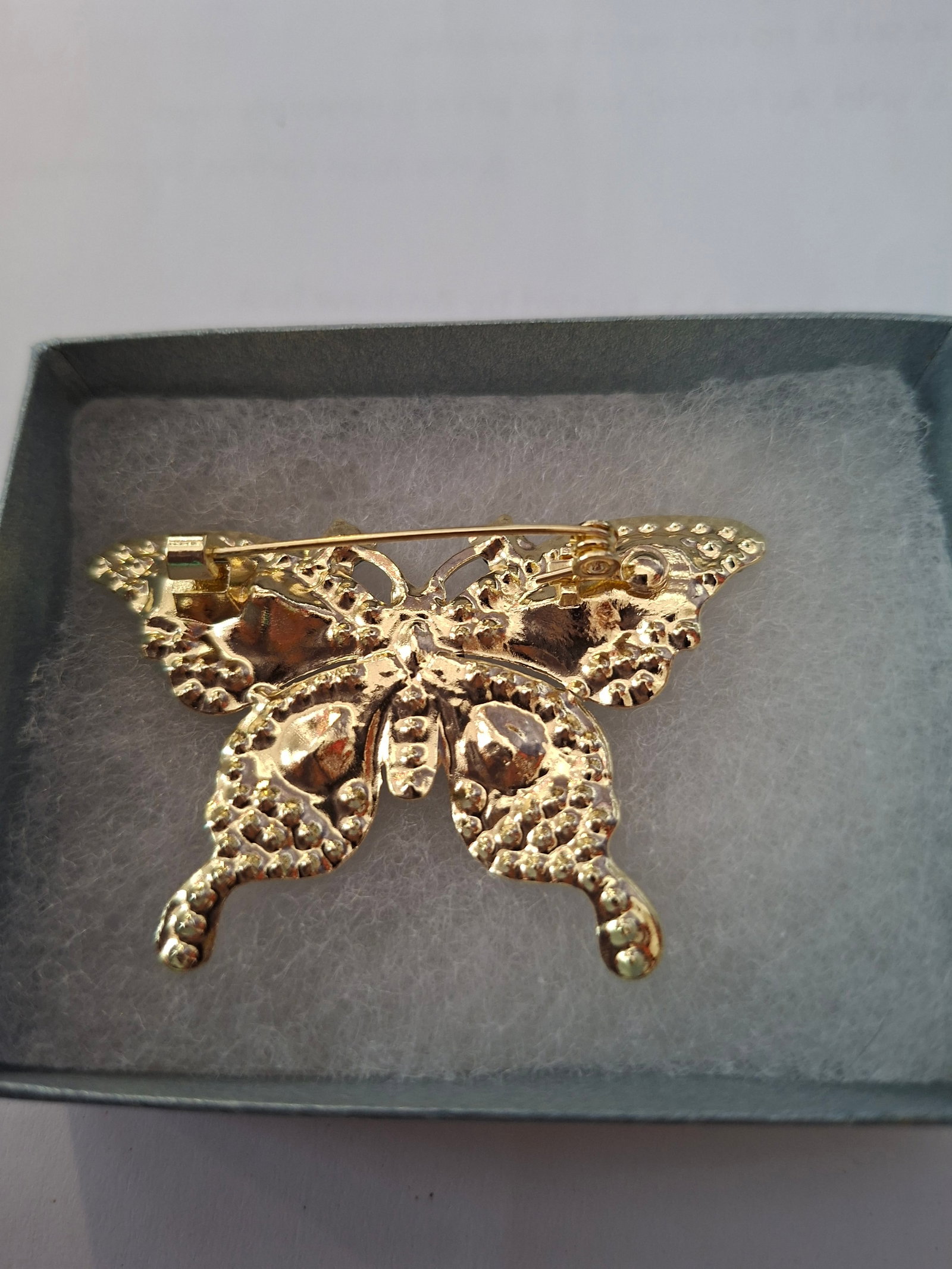 Beautiful Emerald and Crystal Butterfly Brooch - 2