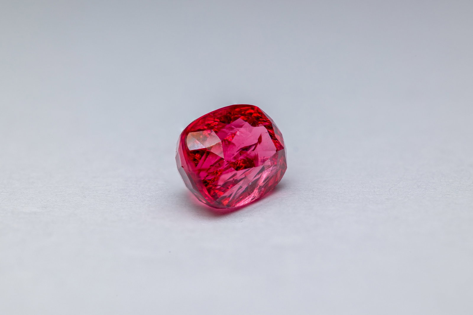 Spinel 1.04 Ct - 2