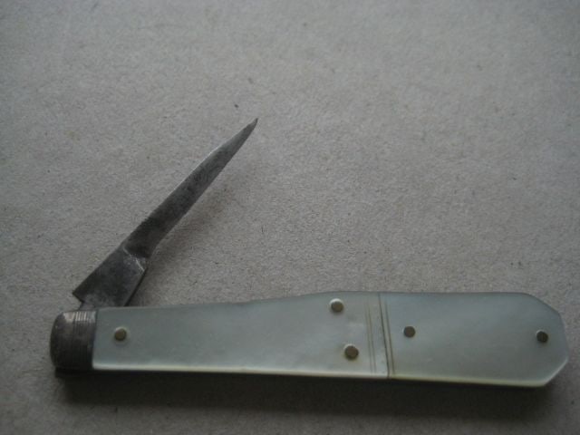 William IV Mother of Pearl Hafted Quill Bladed Folding Fruit Knife - 2