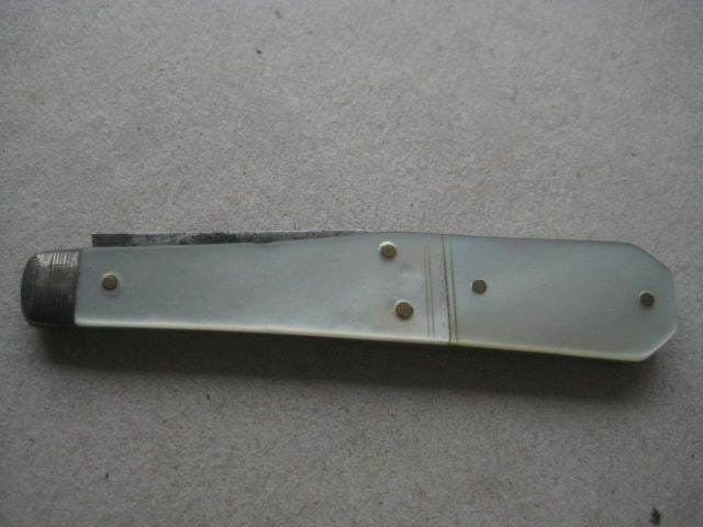 William IV Mother of Pearl Hafted Quill Bladed Folding Fruit Knife - 8