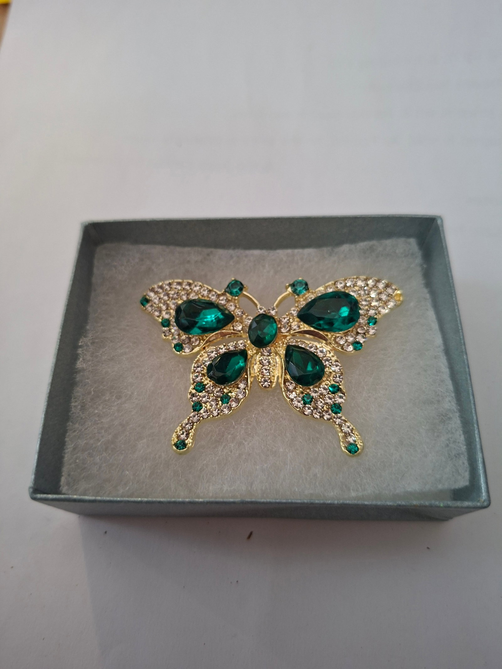 Beautiful Emerald and Crystal Butterfly Brooch - 3