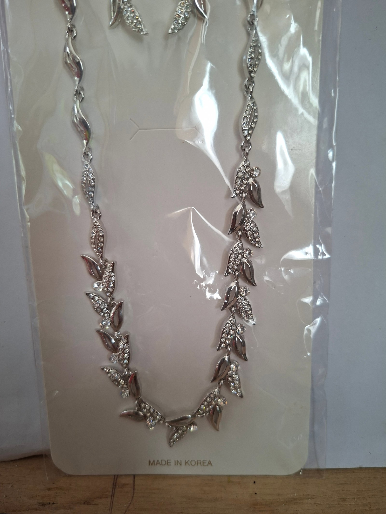 Pretty Silver Tone Necklace and Earrings Set - 3