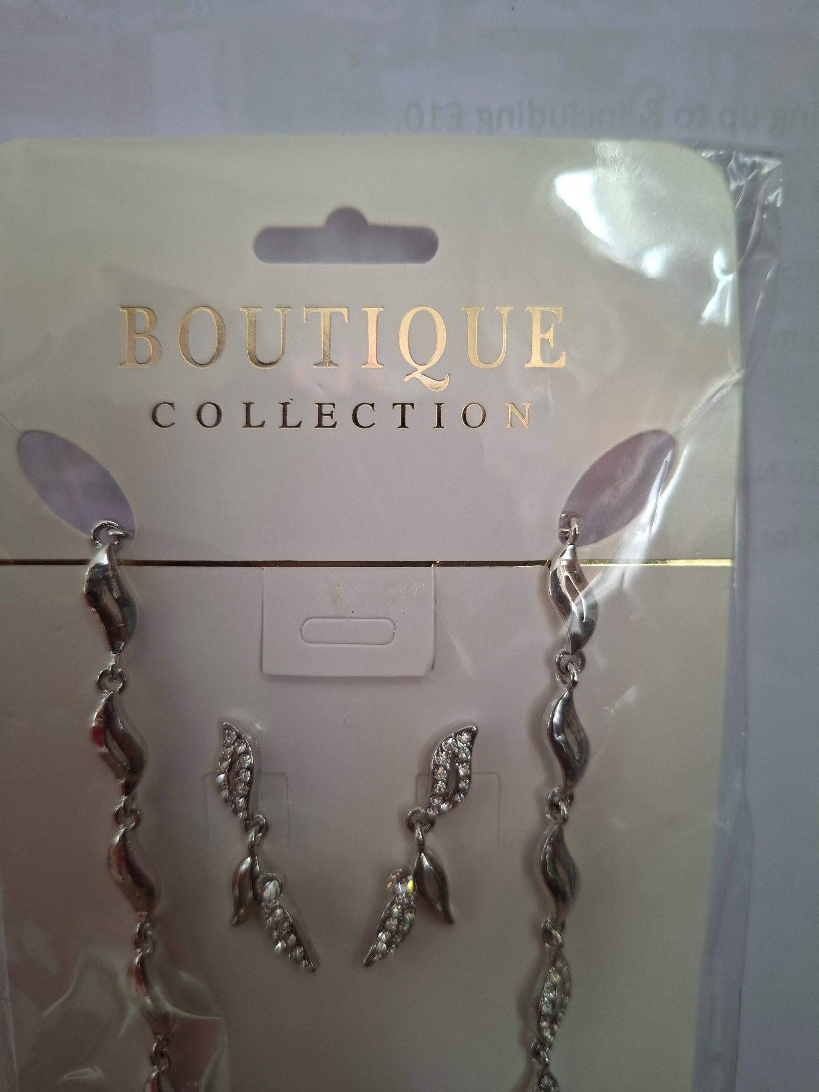 Pretty Silver Tone Necklace and Earrings Set - 4