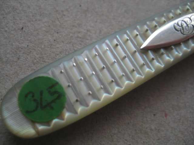 Rare George III Matching Mother of Pearl Hafted Silver Bladed Folding Fruit Knife and Fork - 3