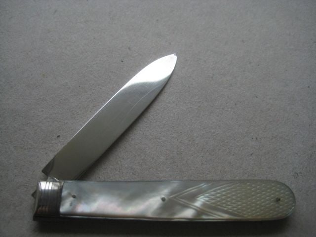 Victorian Mother of Pearl Hafted Silver Bladed Folding Fruit Knife - 2