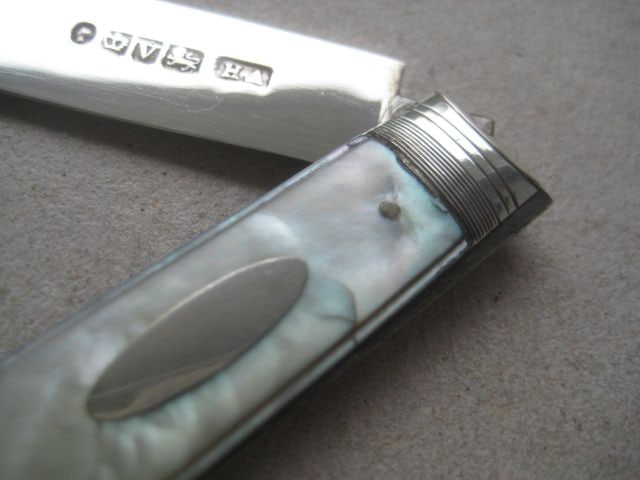 Victorian Mother of Pearl Hafted Silver Bladed Folding Fruit Knife - 4