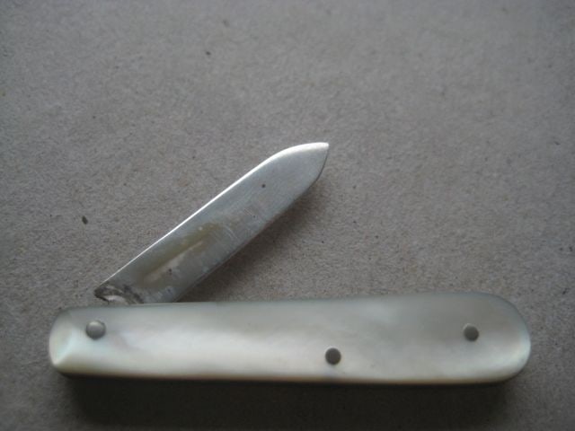 George V Mother of Pearl Hafted Silver Bladed Folding Fruit Knife - 2