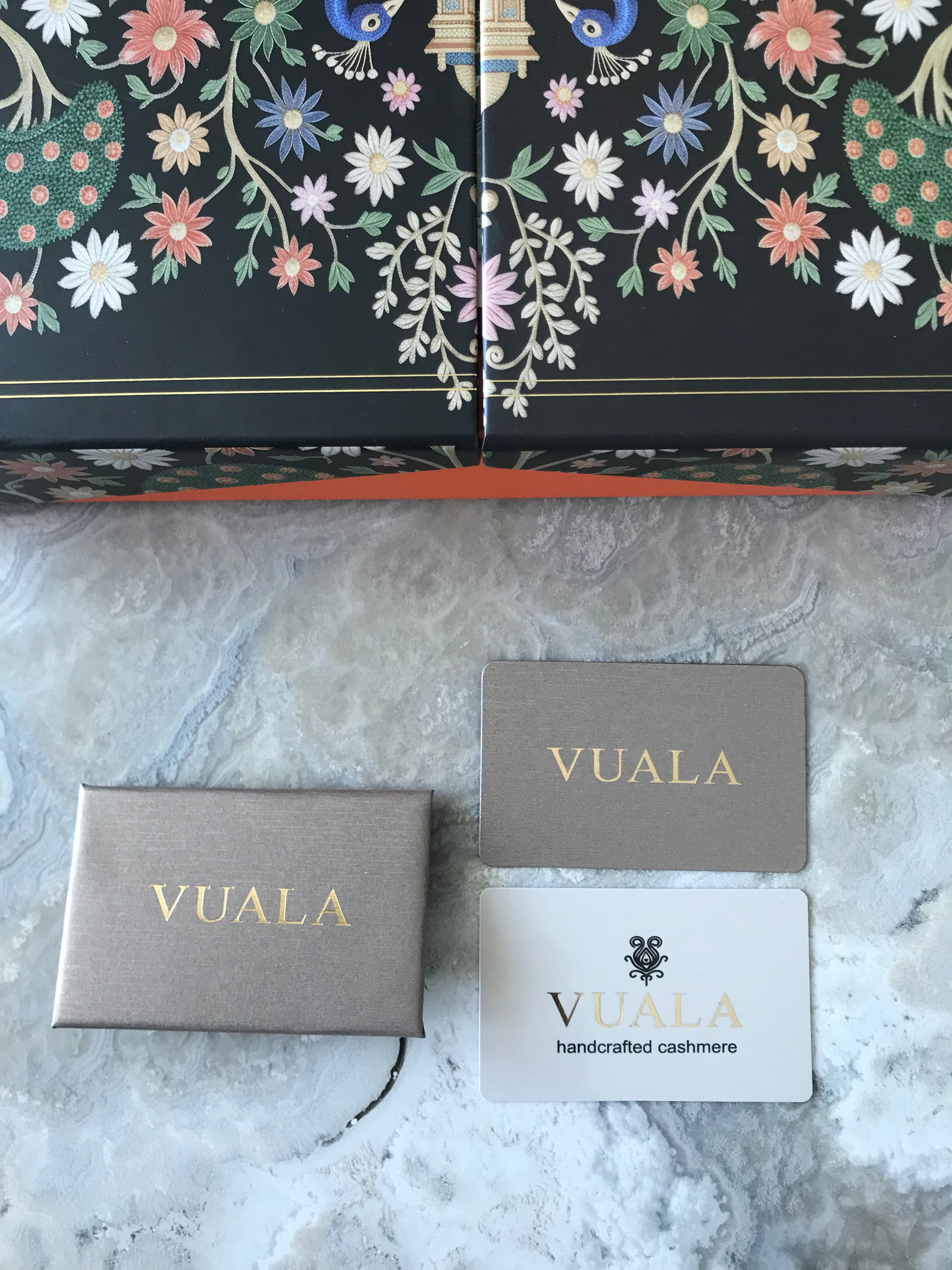 VUALA Cashmere/ Pashmina HAND EMBROIDERED Shawl Brand new - 5