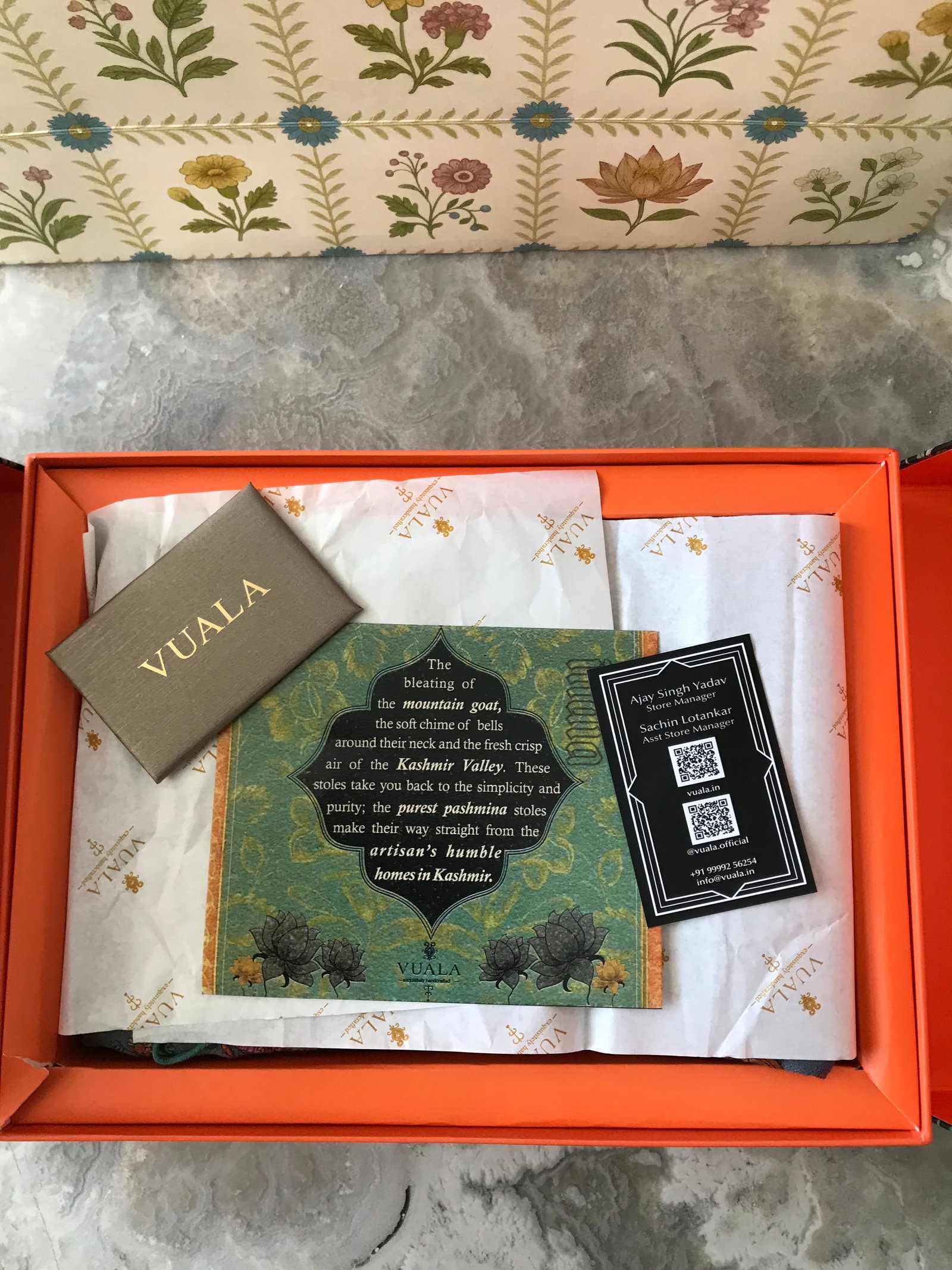 VUALA Cashmere/ Pashmina HAND EMBROIDERED Shawl Brand new - 7