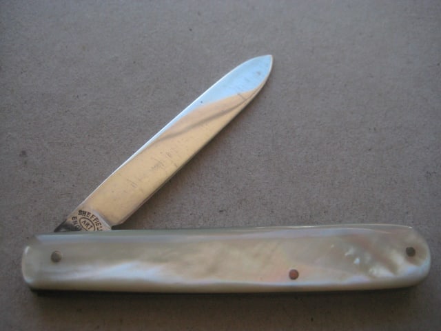 Edwardian Mother of Pearl Hafted Silver Bladed Folding Fruit Knife - 2
