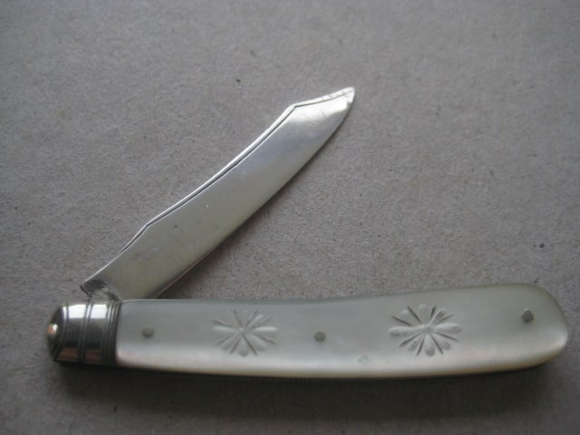 Edwardian Mother of Pearl Hafted Silver Bladed Folding Fruit Knife - 2