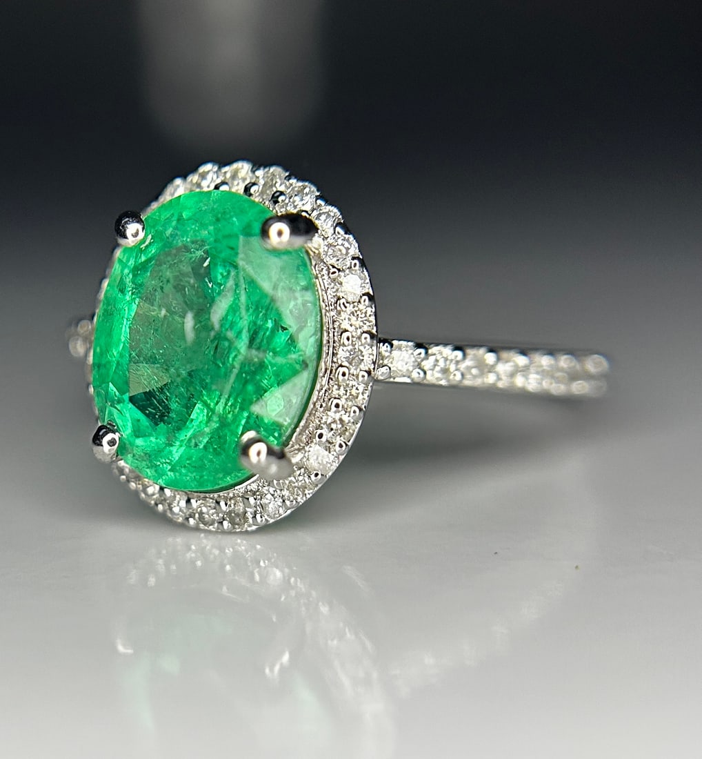 Beautiful 2.71ct Natural Emerald With Natural Diamonds & 18k Gold - 3