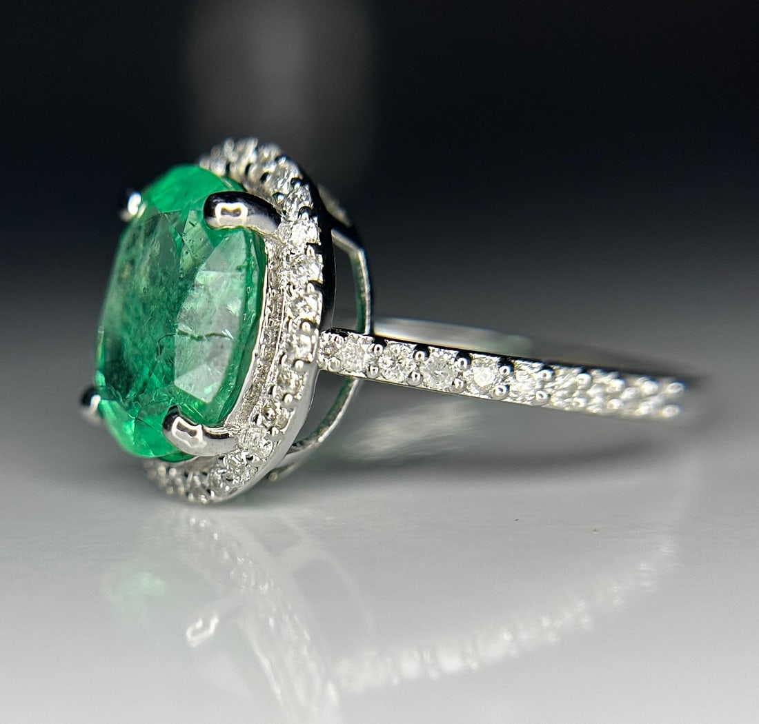 Beautiful 2.71ct Natural Emerald With Natural Diamonds & 18k Gold - 4
