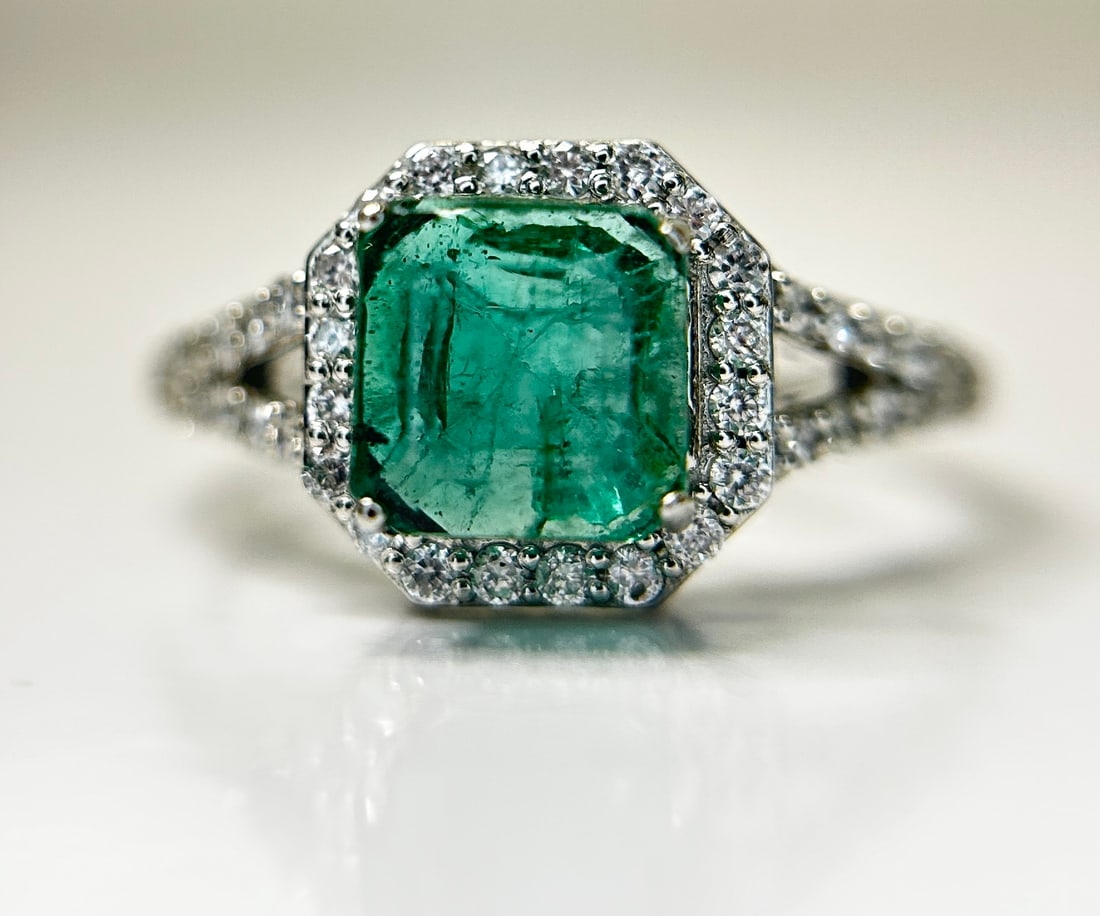 Beautiful 1.64 CT Natural Emerald Ring With Natural Diamonds & Platinum 950 (1 of 10)
