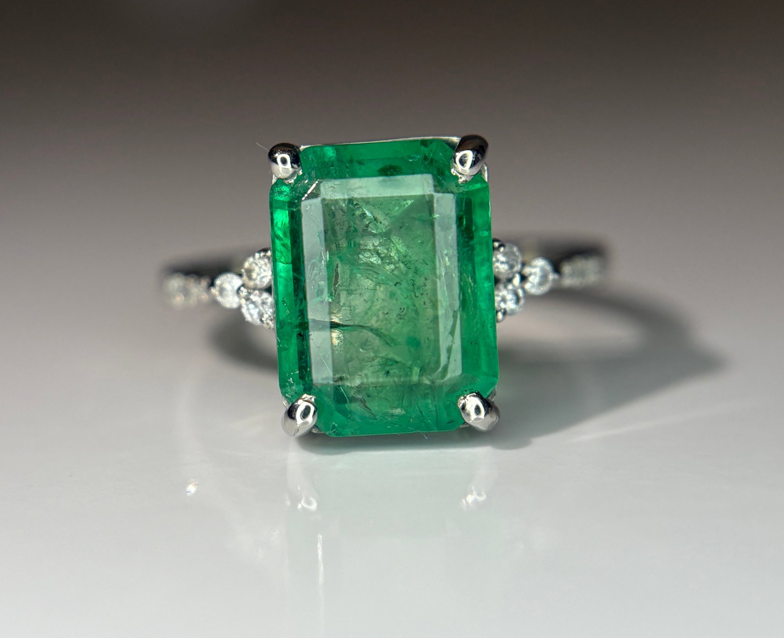 Beautiful 3.15 CT Natural Emerald Ring With Natural Diamonds & Platinum 950 (1 of 9)