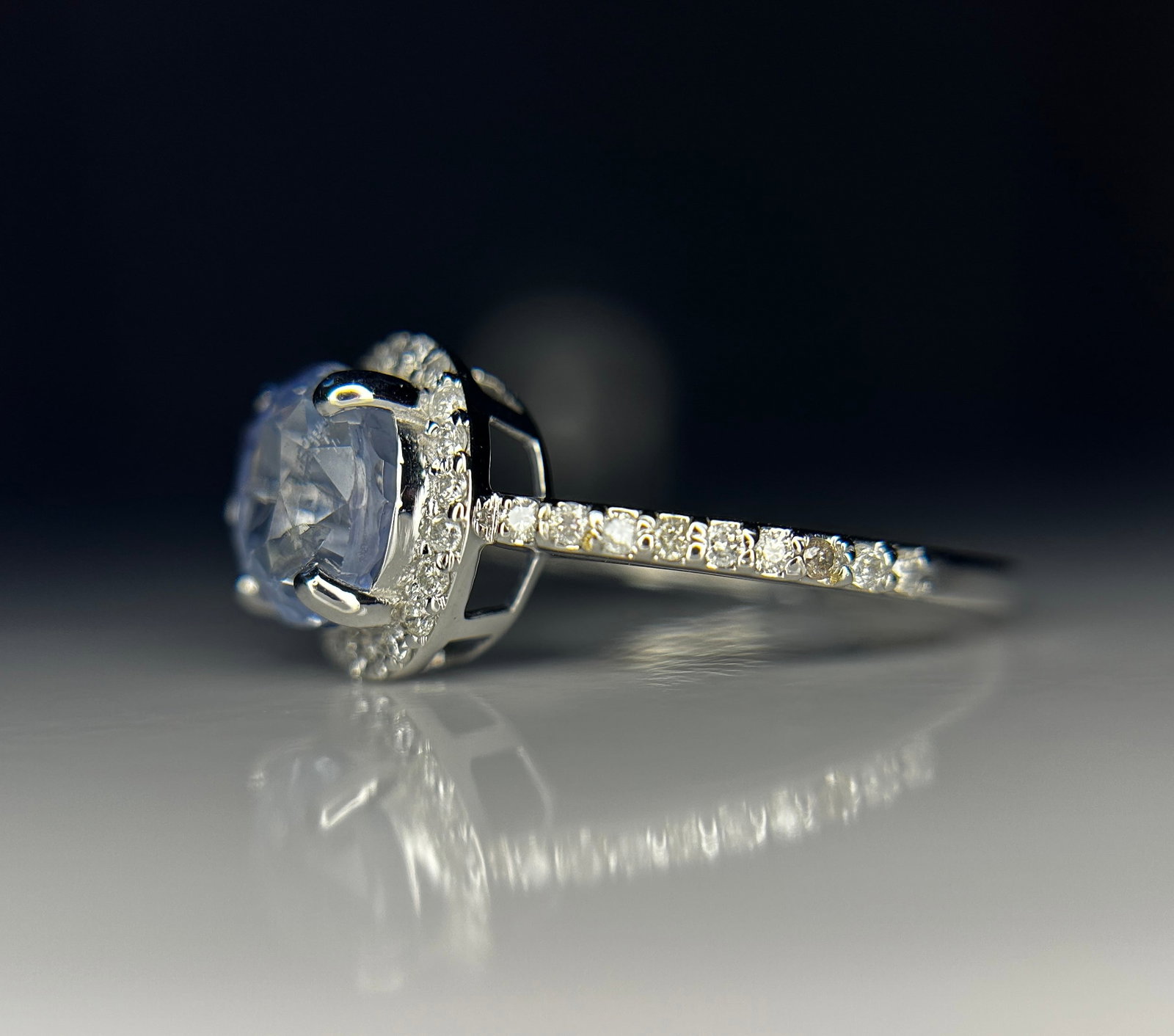 Beautiful 3.10 CT Unheated Ceylon Blue Sapphire With Natural Diamonds & 18k Gold - 4