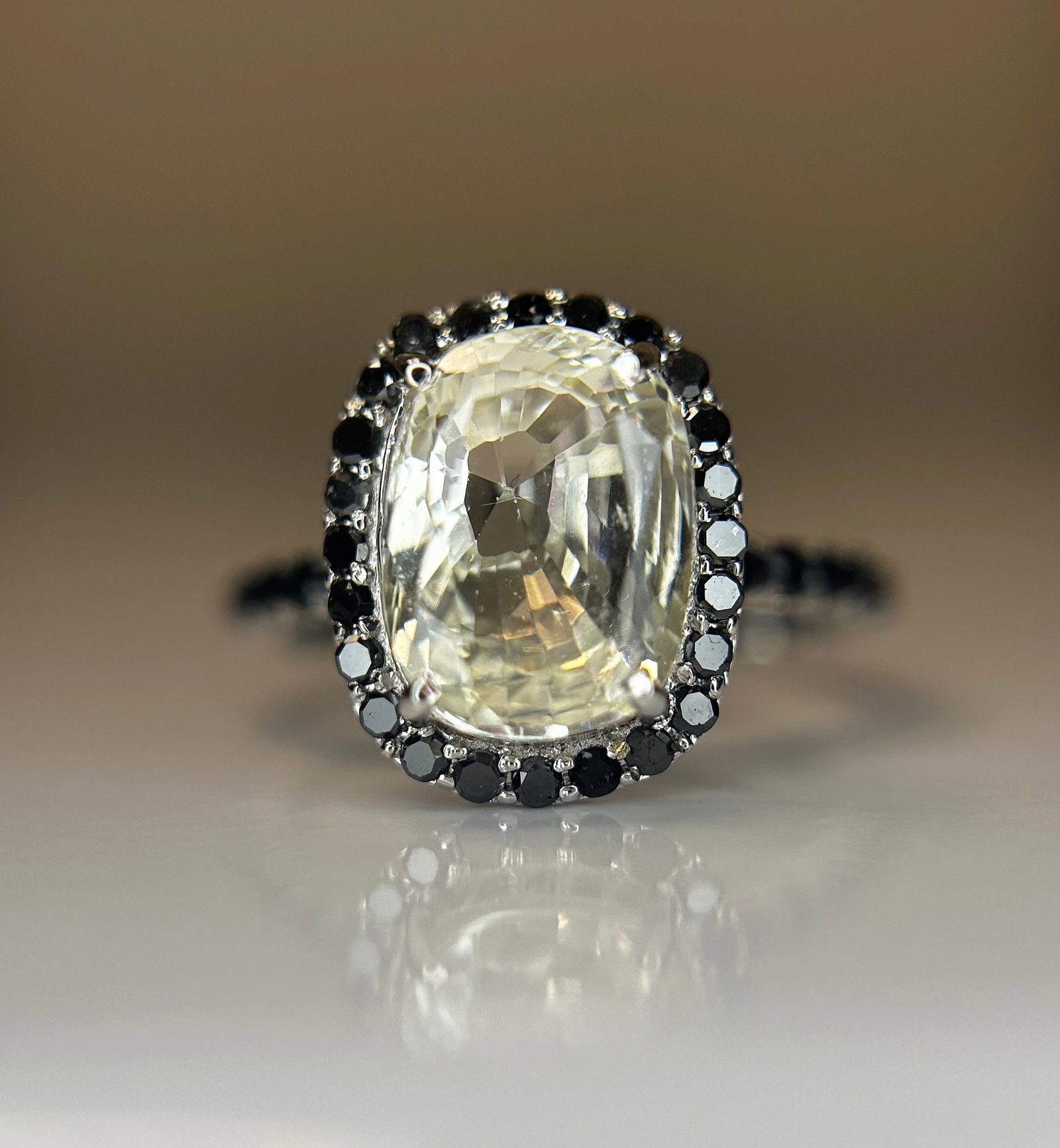 Beautiful 3.15CT Natural Ceylon White Sapphire W Natural Diamonds & 18k Gold - 2