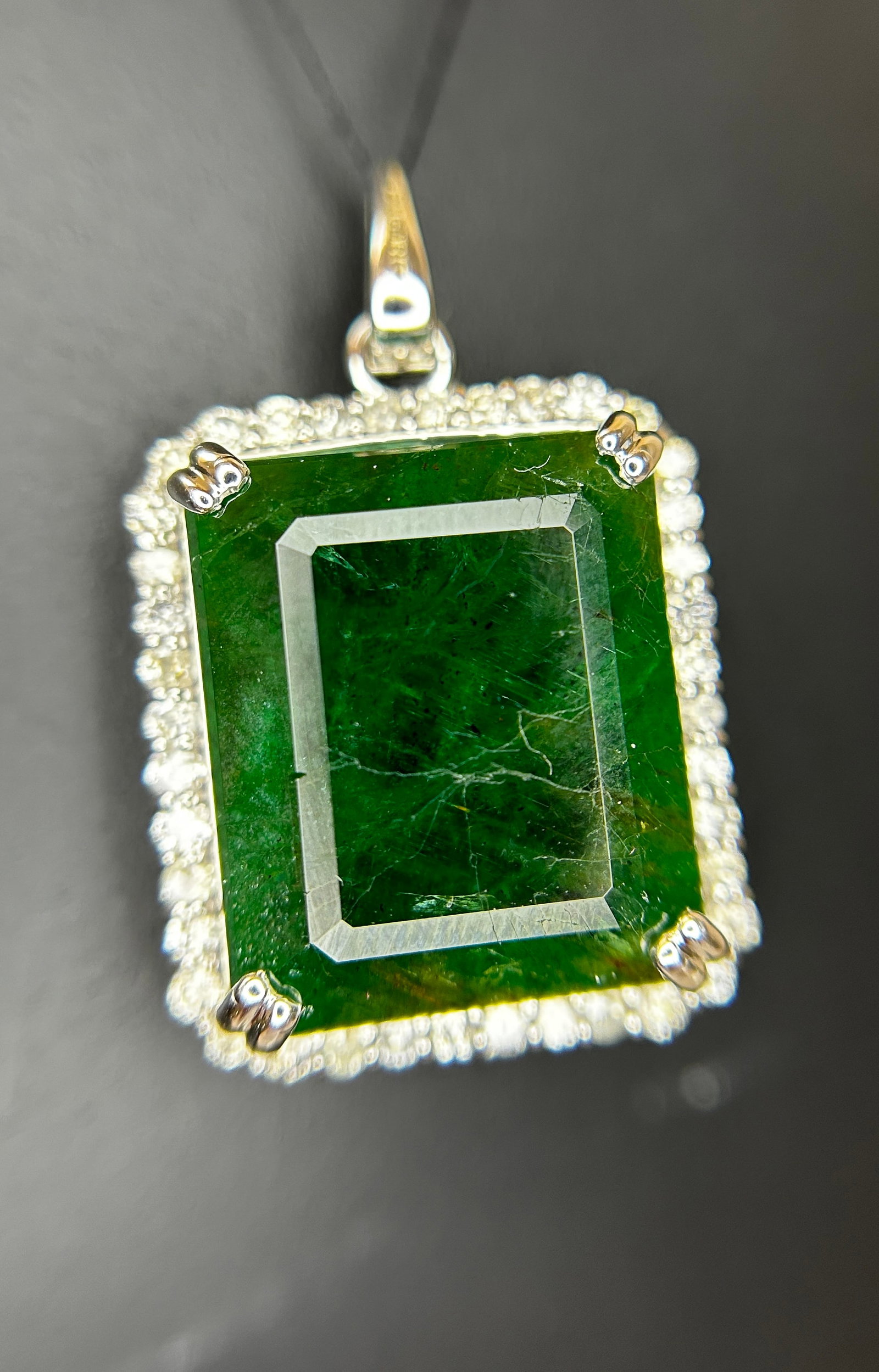 Beautiful 24.18 ct Natural Emerald With Natural Diamonds & 18k Gold - 4