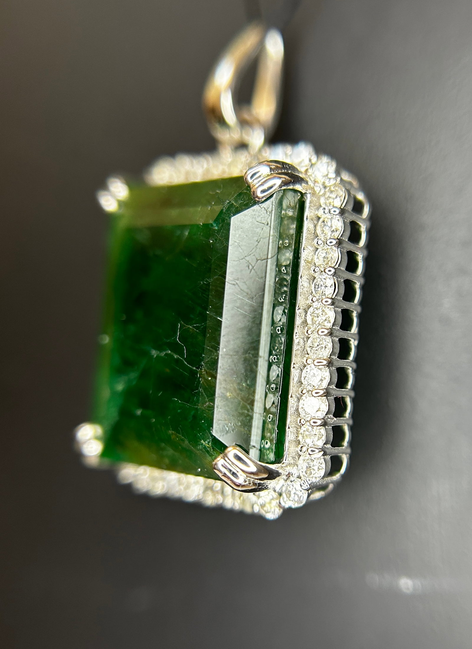 Beautiful 24.18 ct Natural Emerald With Natural Diamonds & 18k Gold - 5