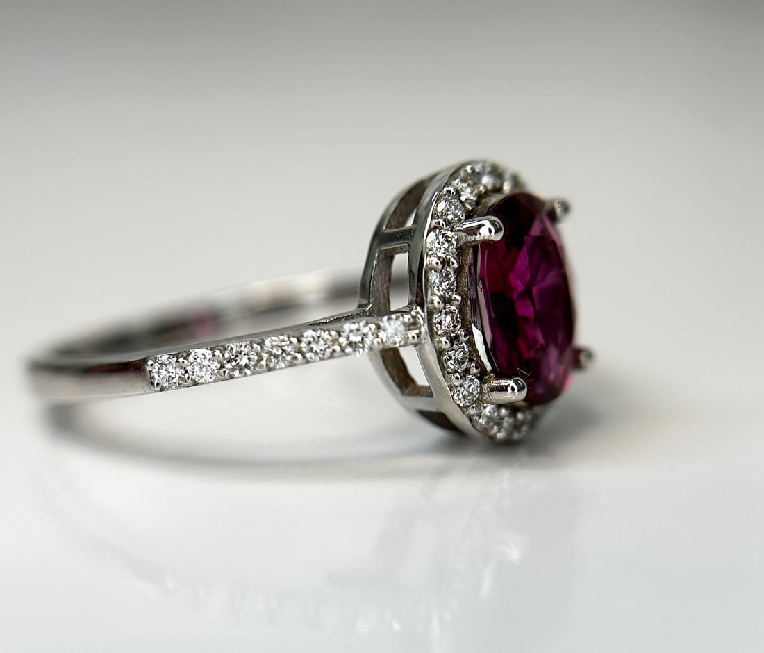 Beautiful Natural Tourmaline Rubellite Ring With Diamonds and 18k Gold - 6