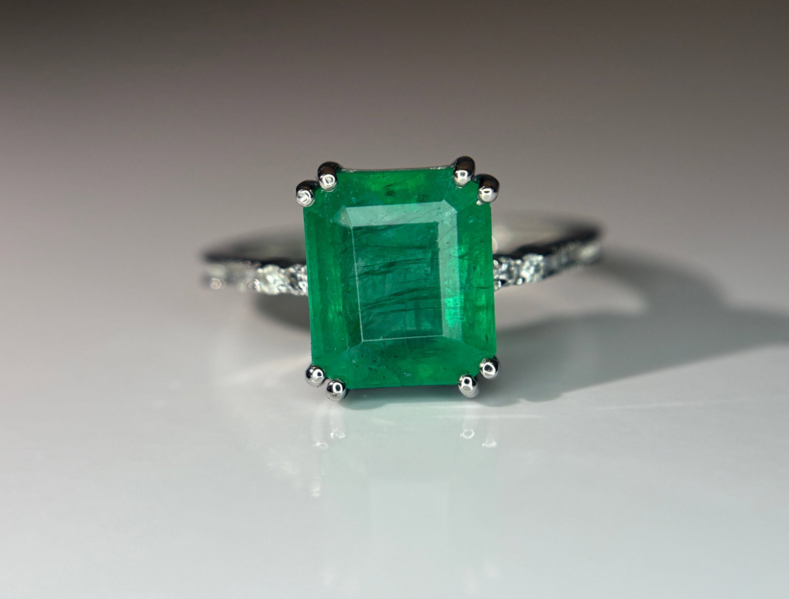 Beautiful 3.20 CT Natural Emerald Ring With Natural Diamonds & Platinum 950 - 2